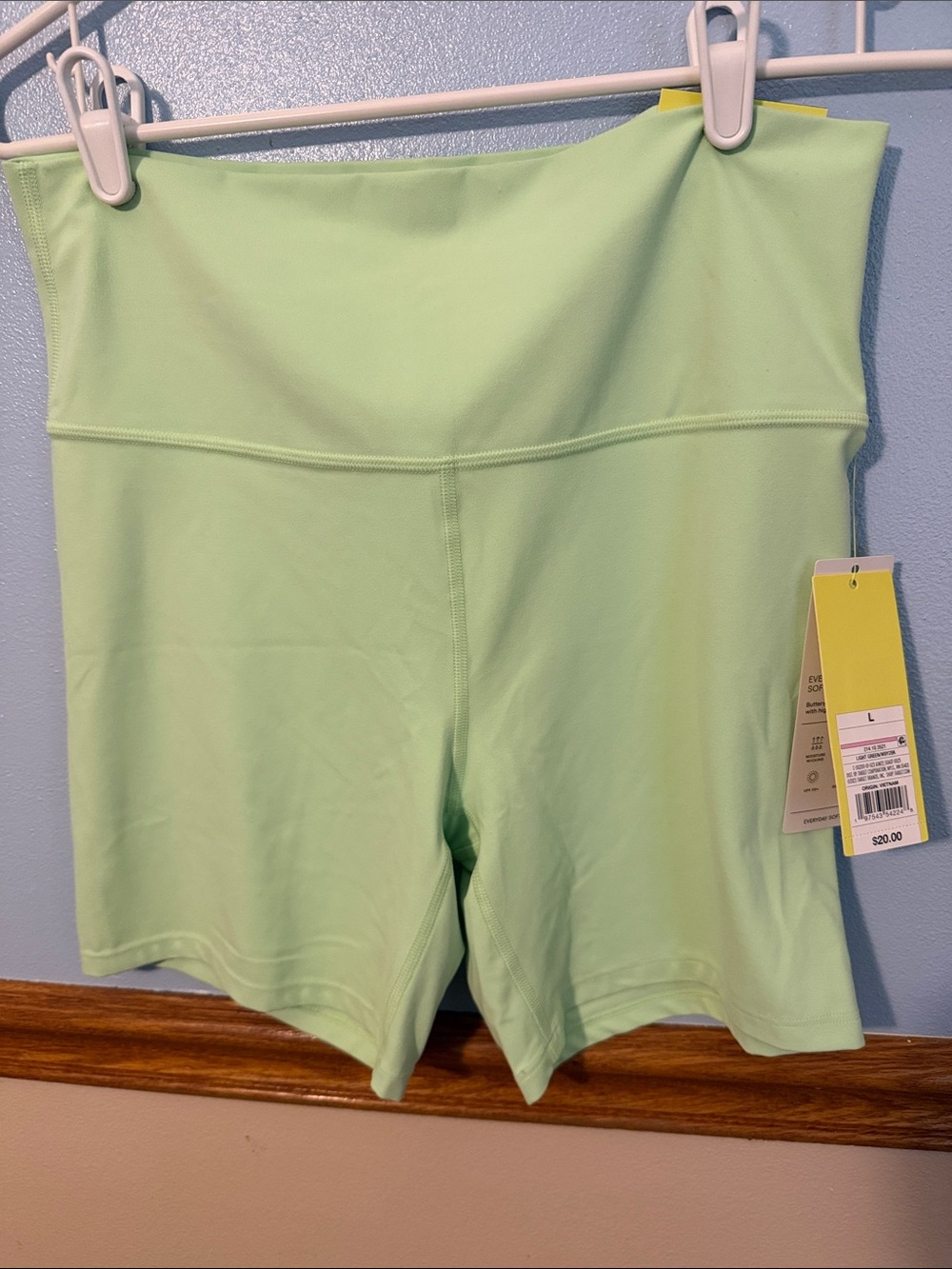 High-Waisted Light Green all in motion brand Women's Bike Shorts NWT Size Large